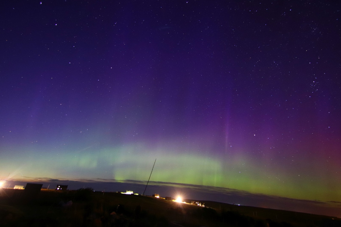 Серия вспышек на Солнце вызвала магнитные бури и зрелищные Авроры