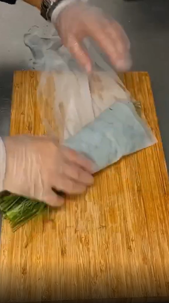 Як зберегти зелень свіжою 5-7 днів і навіть місяць: суперпрості способи