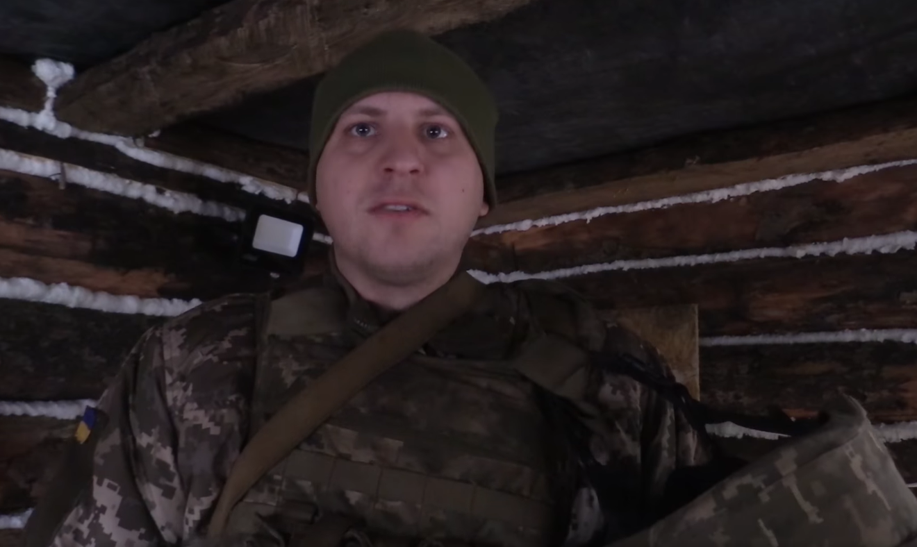Бойцы ВСУ на передовой поздравили украинцев с Новым годом: "празднуйте, мы прикроем!" (видео)