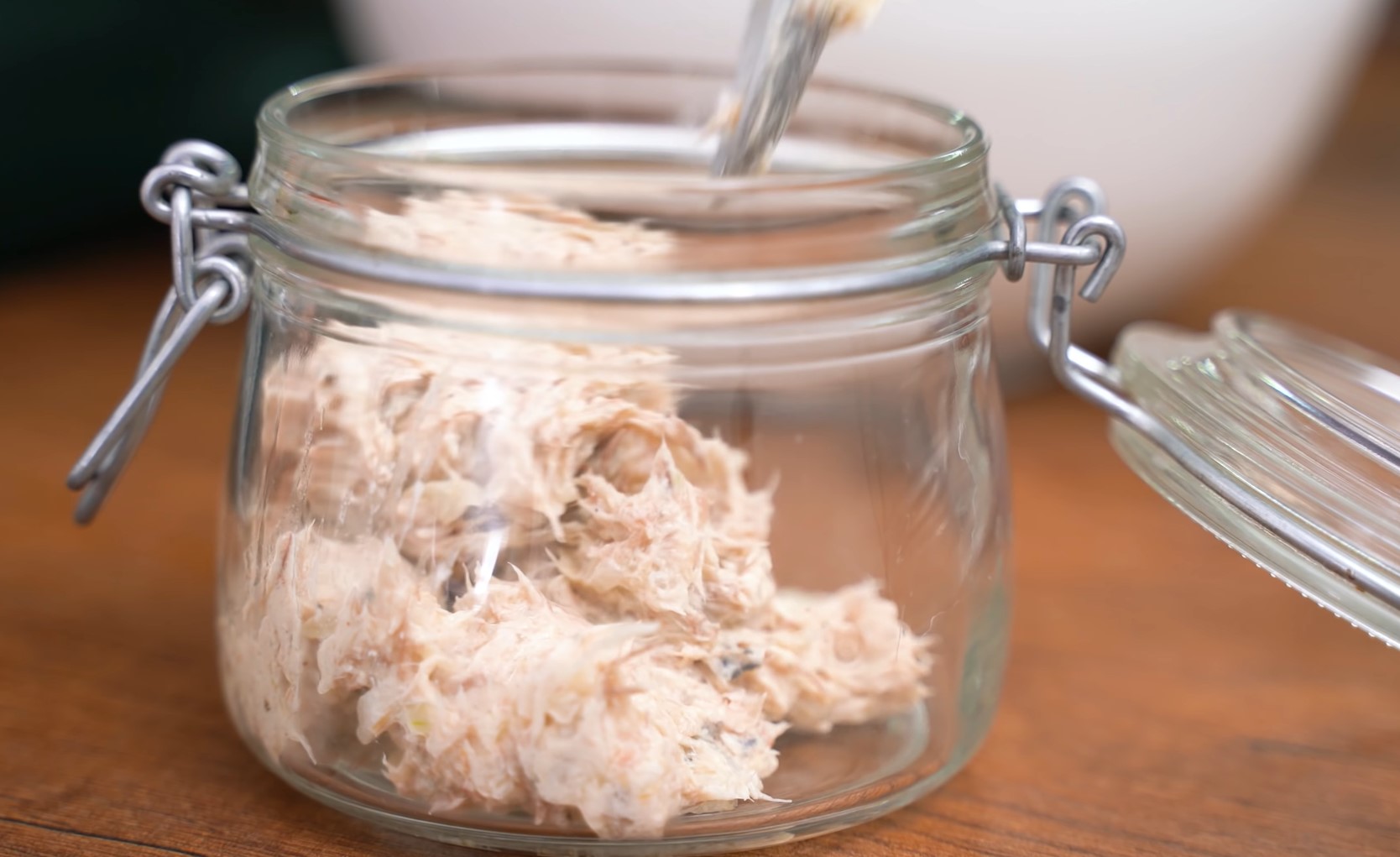 Готуємо паштет зі скумбрії: найпростіший рецепт ресторанного рибного рійєта