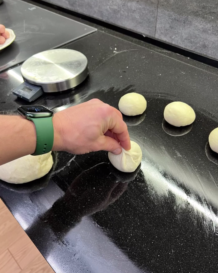 Відомий кухар показав, як готувати легендарну київську перепічку вдома (фото і відео)