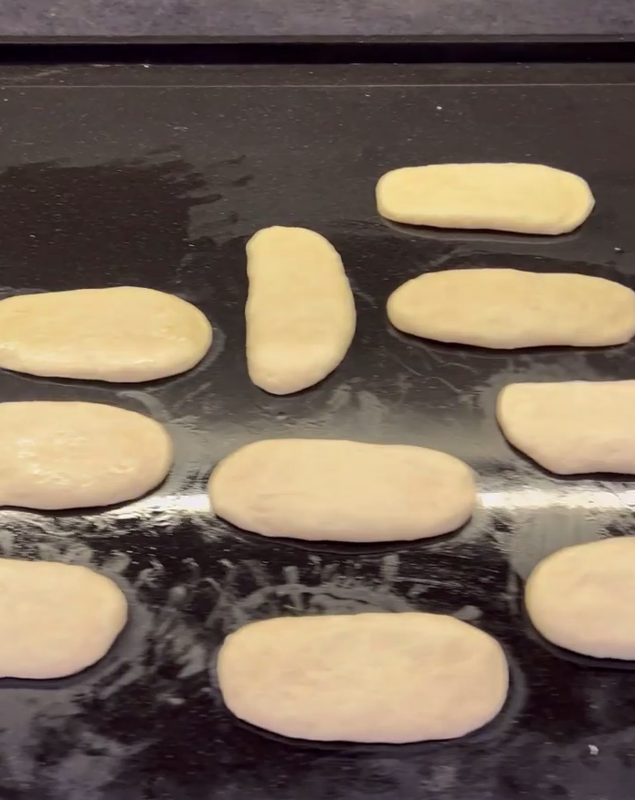 Відомий кухар показав, як готувати легендарну київську перепічку вдома (фото і відео)