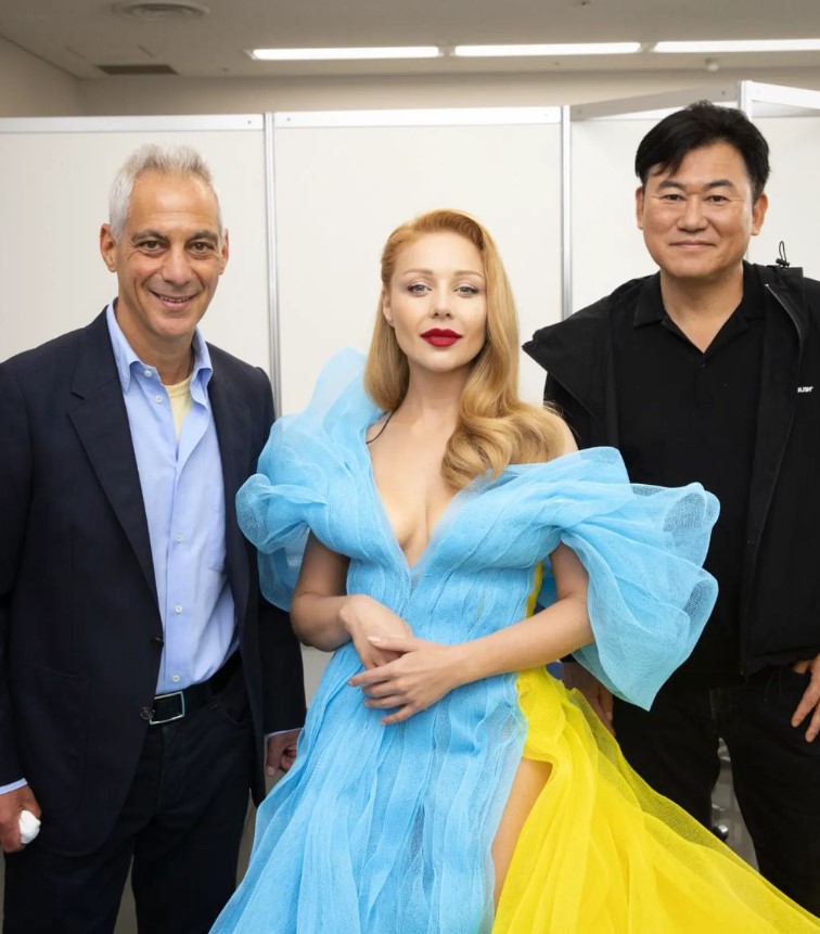 Синьо-жовті серця: неймовірні патріотичні сукні українських зірок, які зачаровують