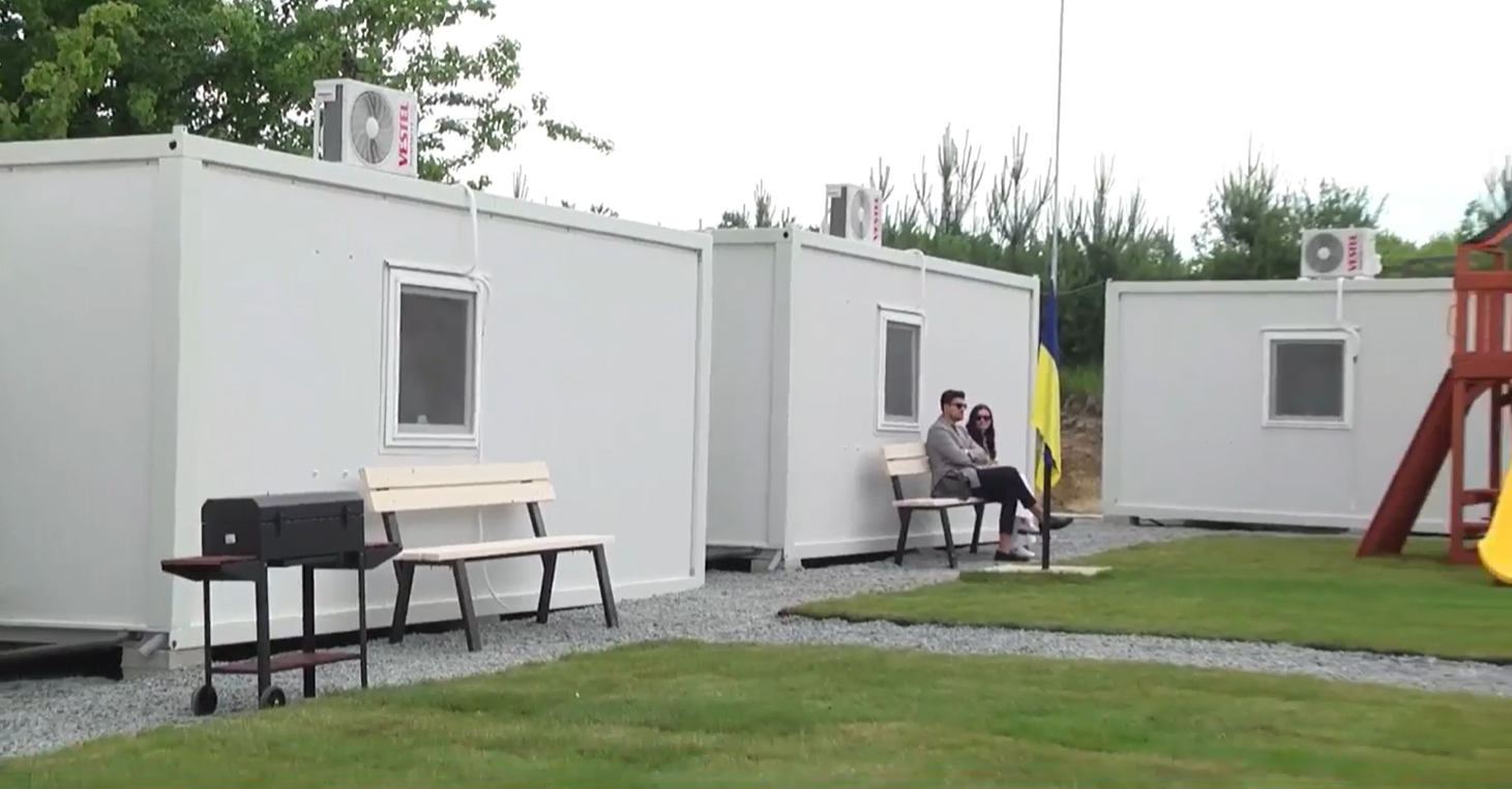 Как выглядит новый модульный городок для переселенцев под Львовом с домиками за 10 тысяч евро