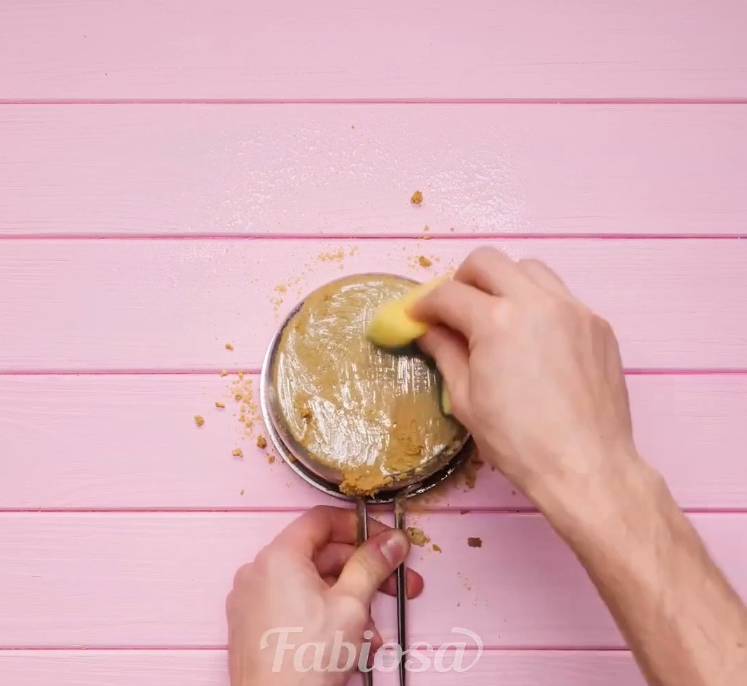 Три супертрюки, щоб відчистити посуд від застарілого нагару