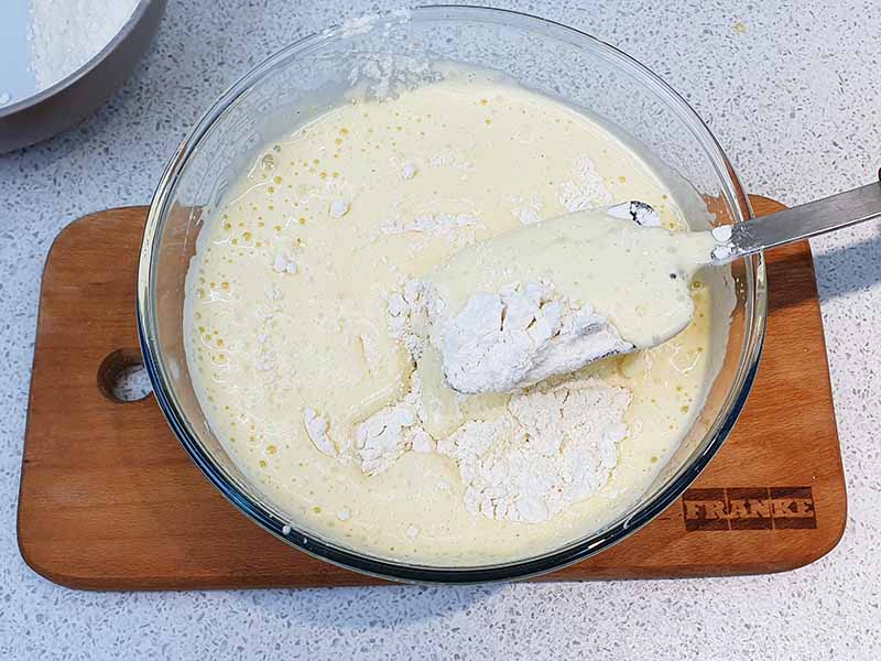 Клопотенко дав рецепт розкішної шарлотки з яблуками і секретним інгредієнтом: готуємо за 30 хвилин!