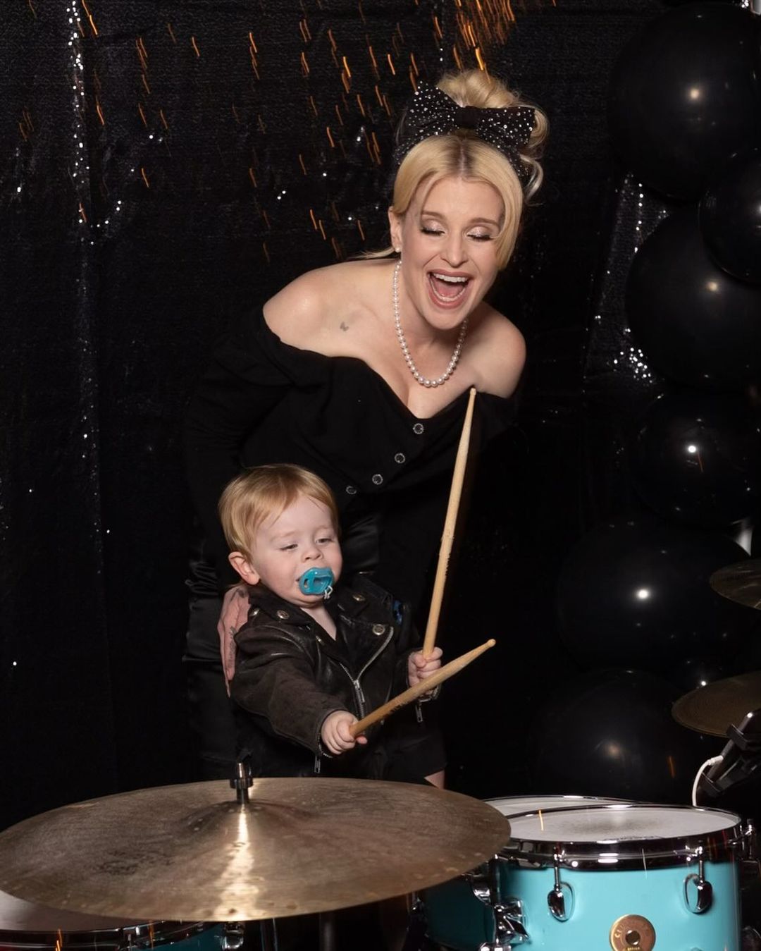 Від рок-н-ролу до гламуру. Як сьогодні виглядає Келлі Осборн і як склалася доля ікони стилю