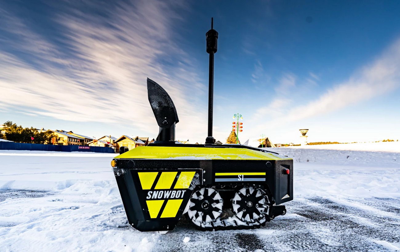 Замінить людину з лопатою: представлений автономний снігоприбирач Snowbol
