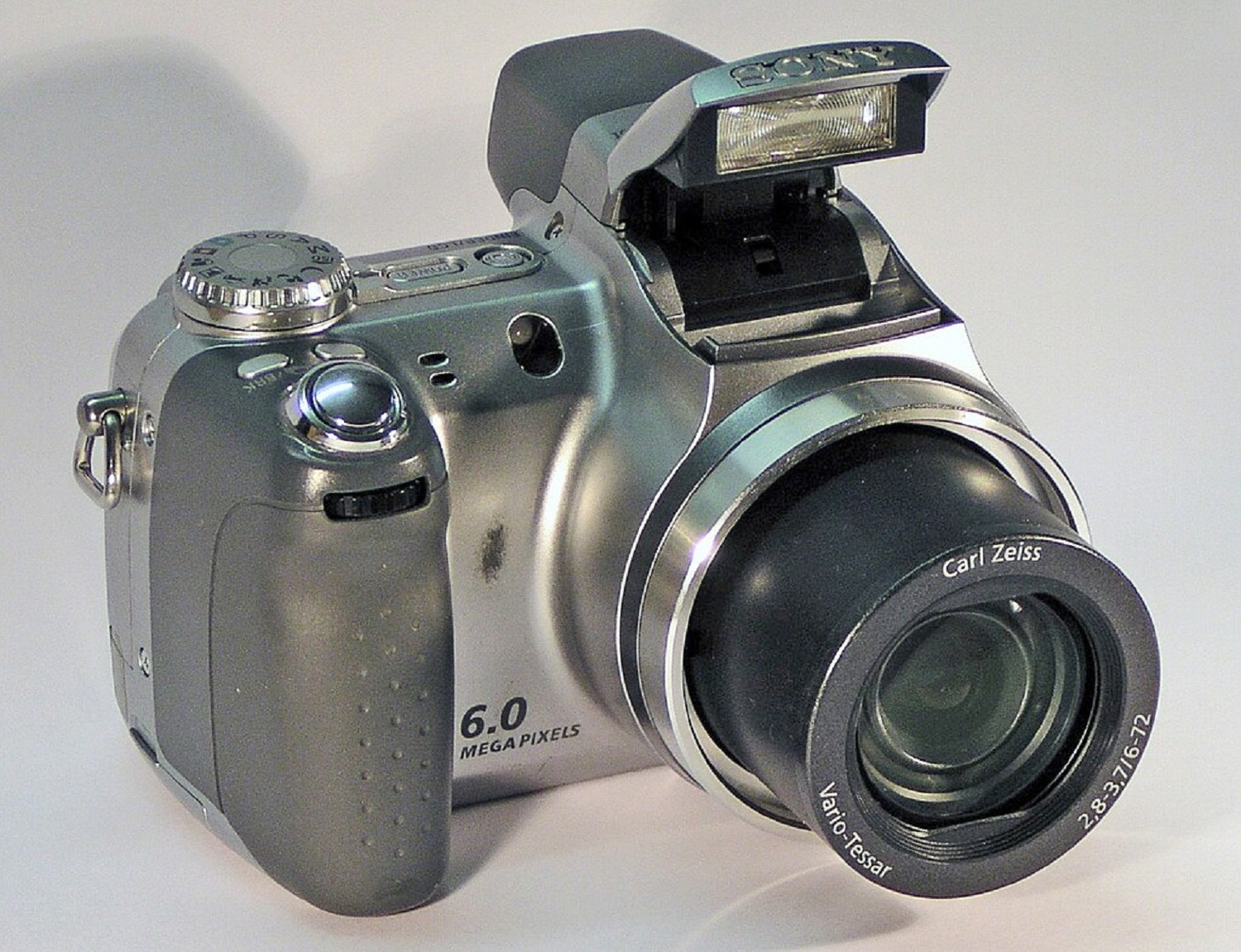 5 ретро-гаджетів, які колекціонери готові купувати за великі гроші. У вас вони є?