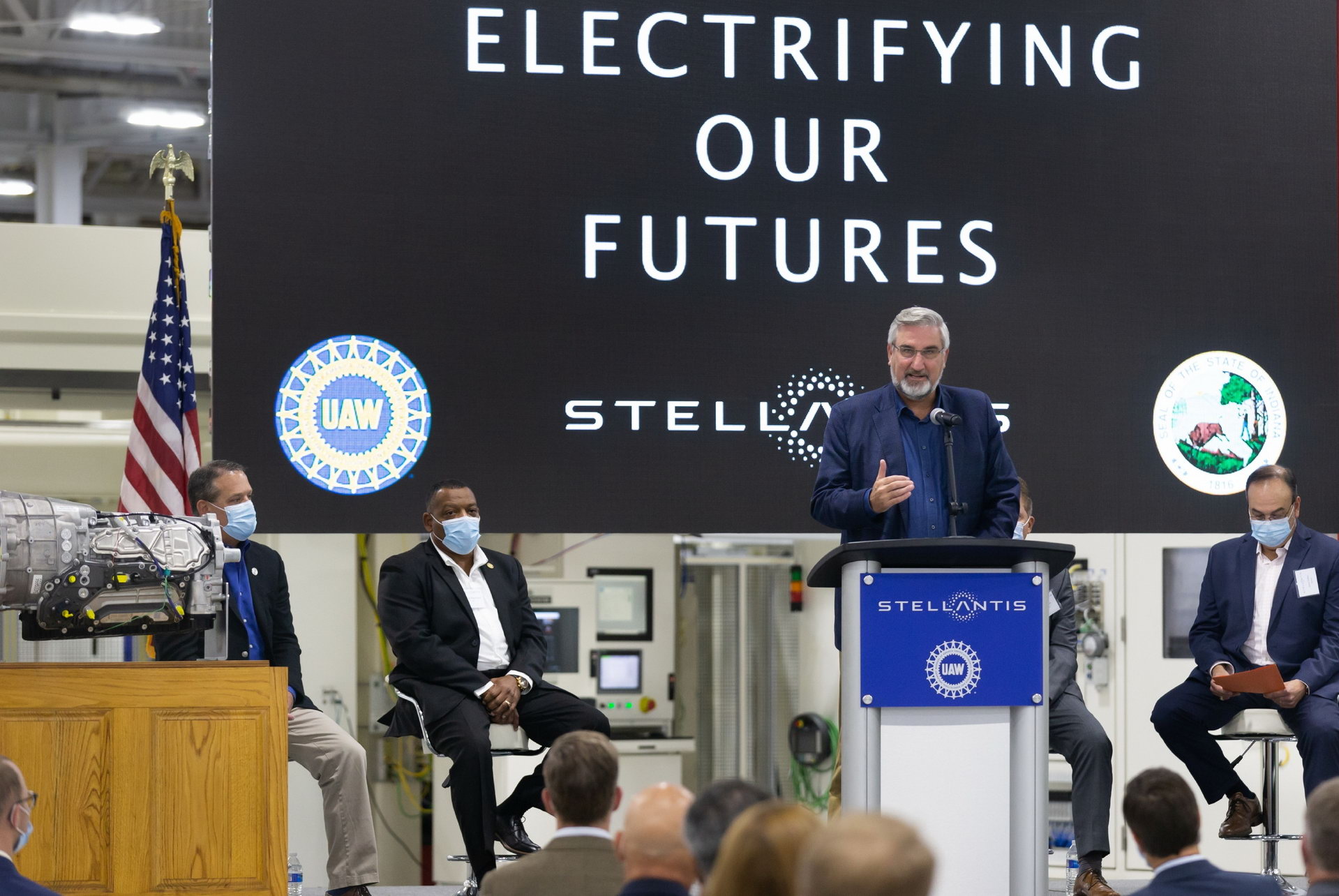 Примус до електрифікації: голова Stellantis проти різкого переходу на електромобілі