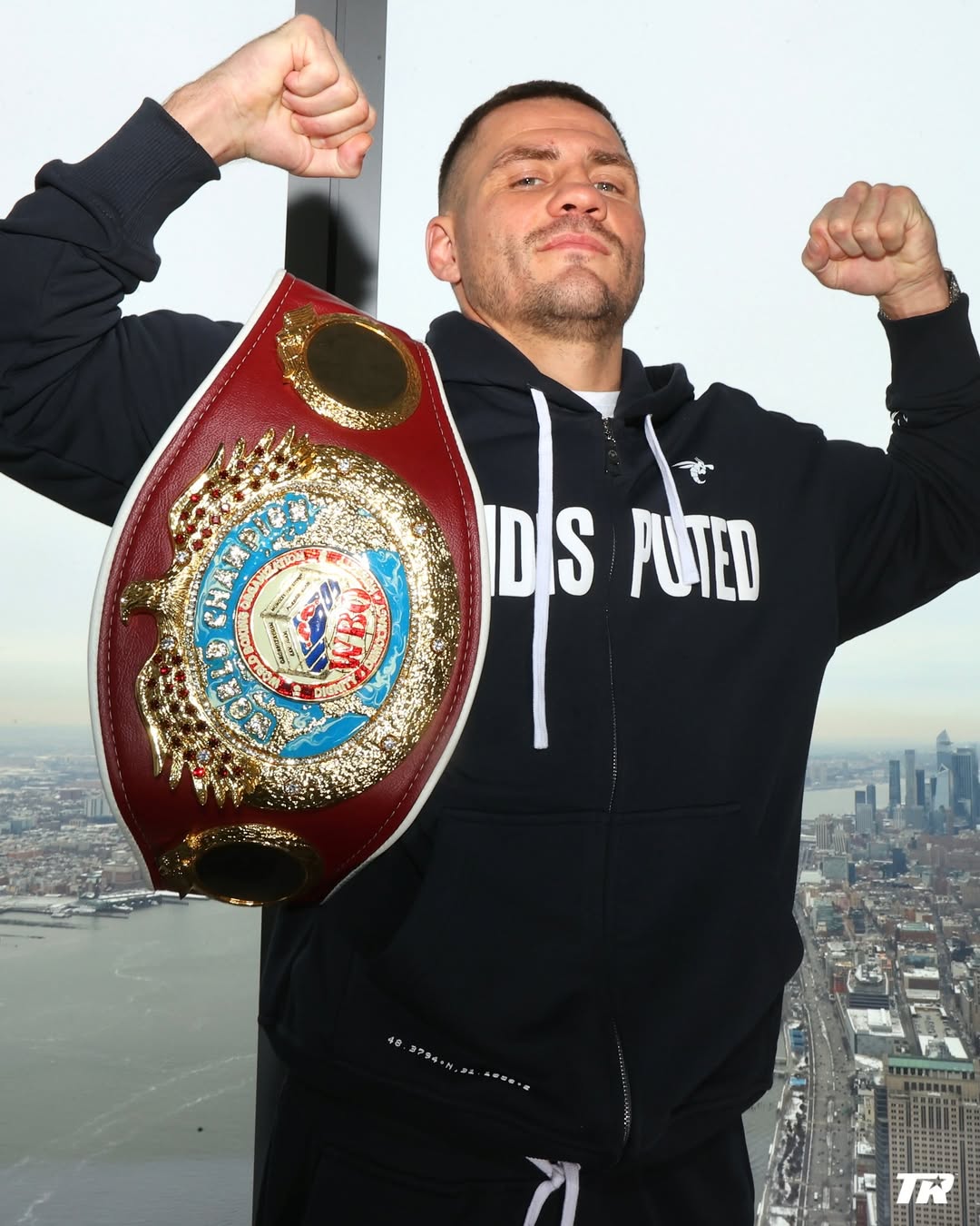 Берінчик програв Девісу технічним нокаутом та втратив пояс WBO: фото і відео
