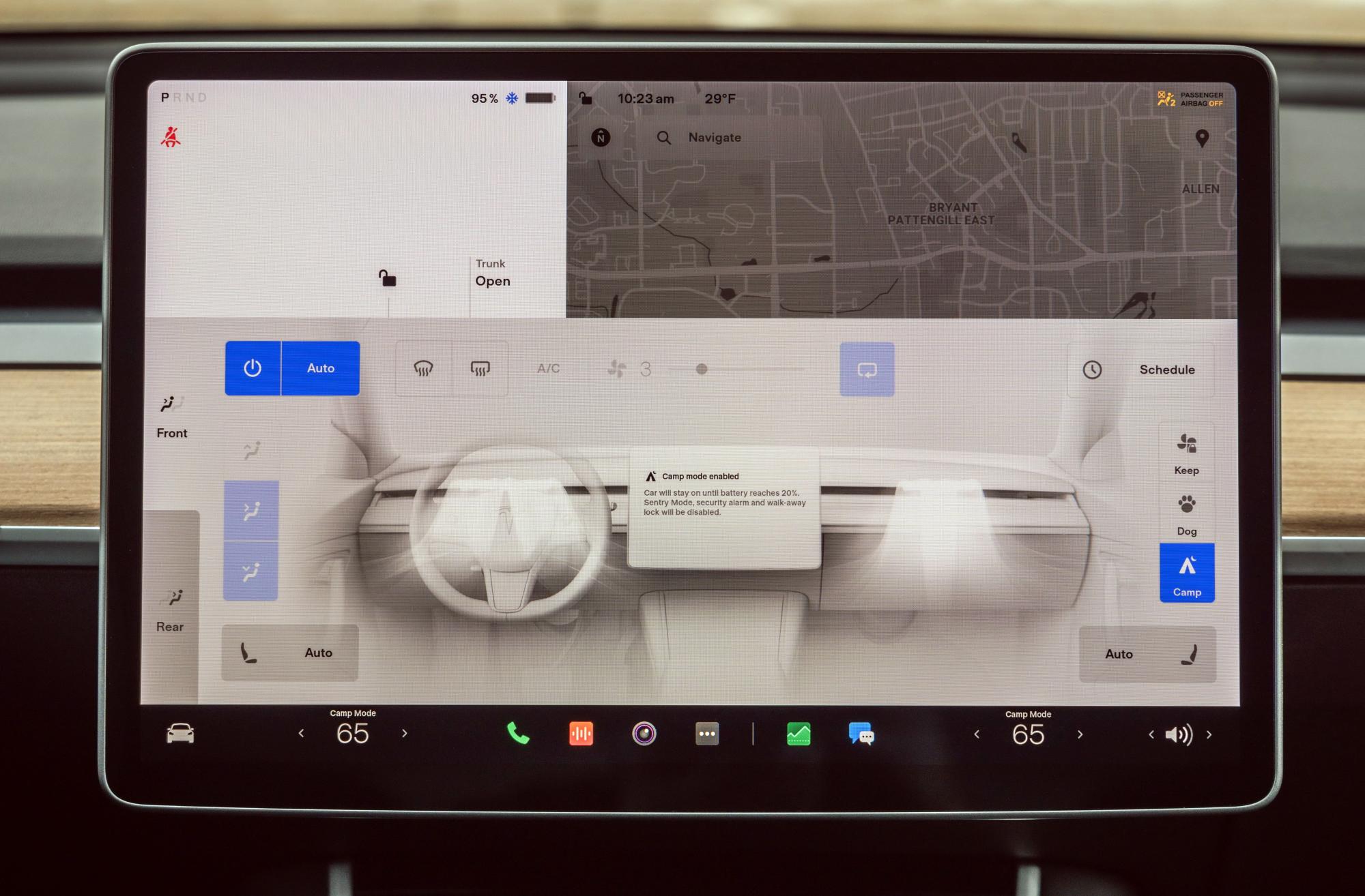 Tesla проти авто з ДВС: хто довше протримається на морозі та збереже тепло в салоні