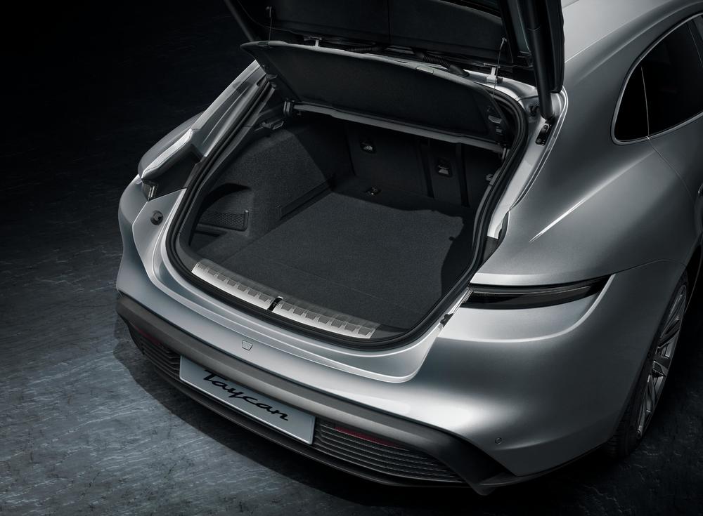 Пять версий и украинские цены: что известно о новом серийном электромобиле Porsche