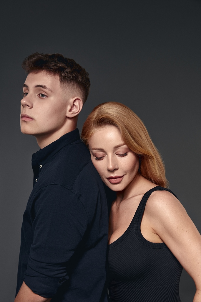 Тіна Кароль зворушила фото з 14-річним сином. Знімки присвятила його померлому батьку