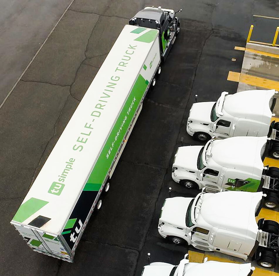 Вперше у світі: у США самокерована фура проїхала 130 км без будь-якої участі людини