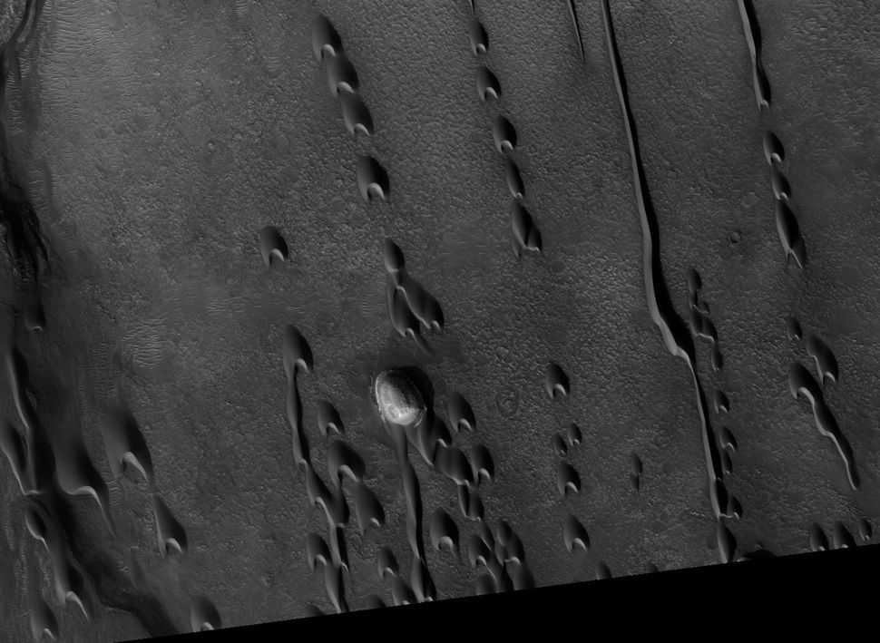 8 крутых мест, которые могли бы посетить будущие туристы на Марсе