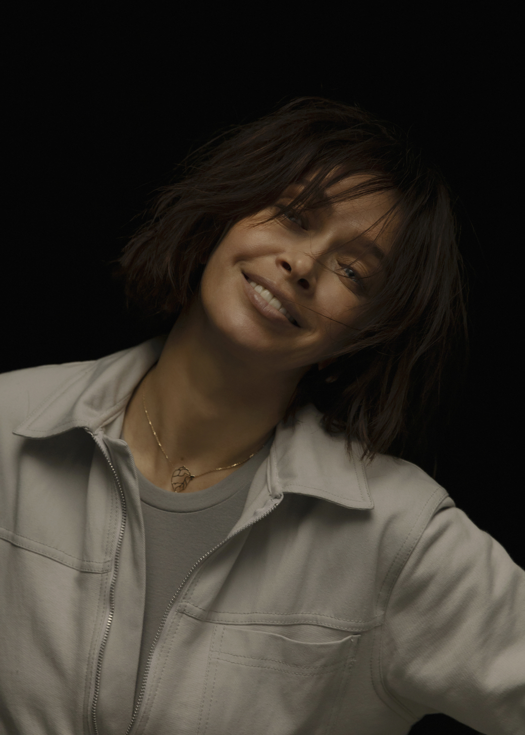 Вера Брежнева кардинально сменила имидж: фото &quot;новой&quot; певицы