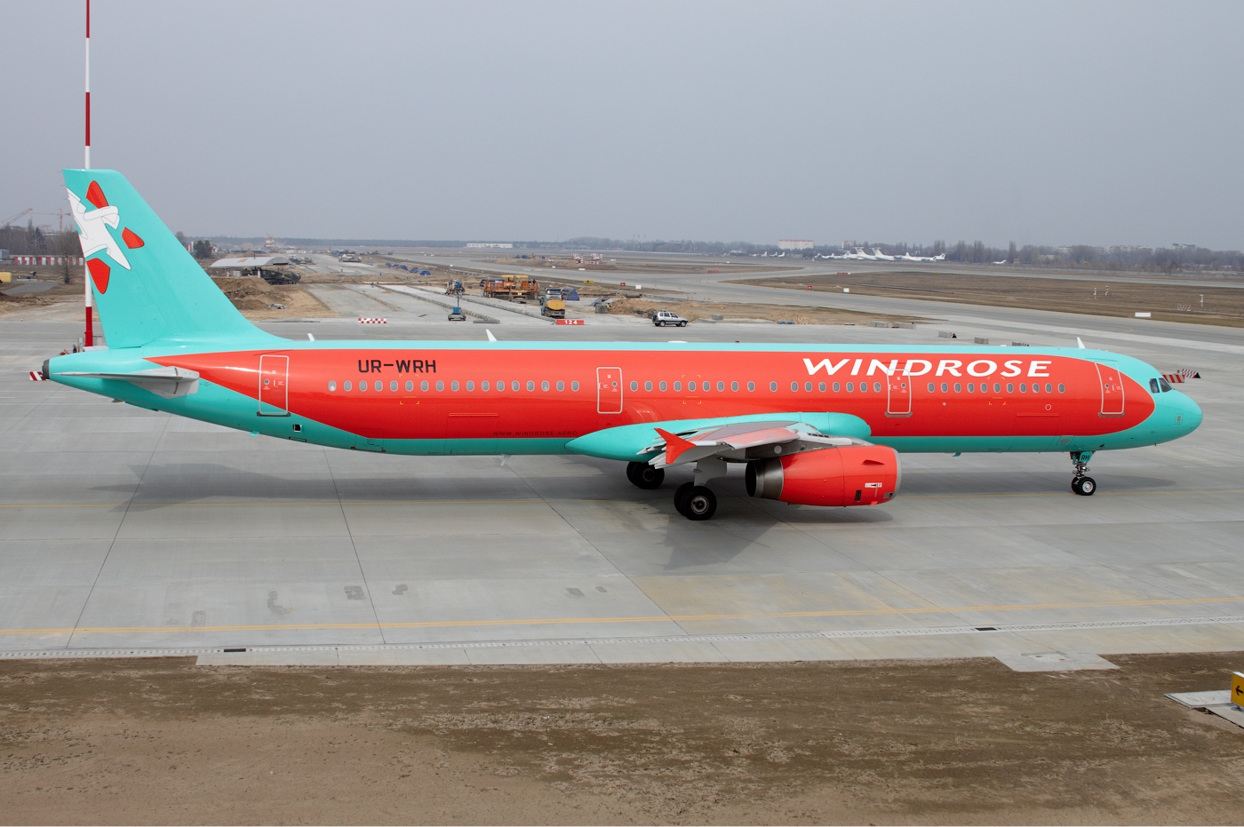 В режиме ожидания. Что произошло с украинскими авиакомпаниями за год войны