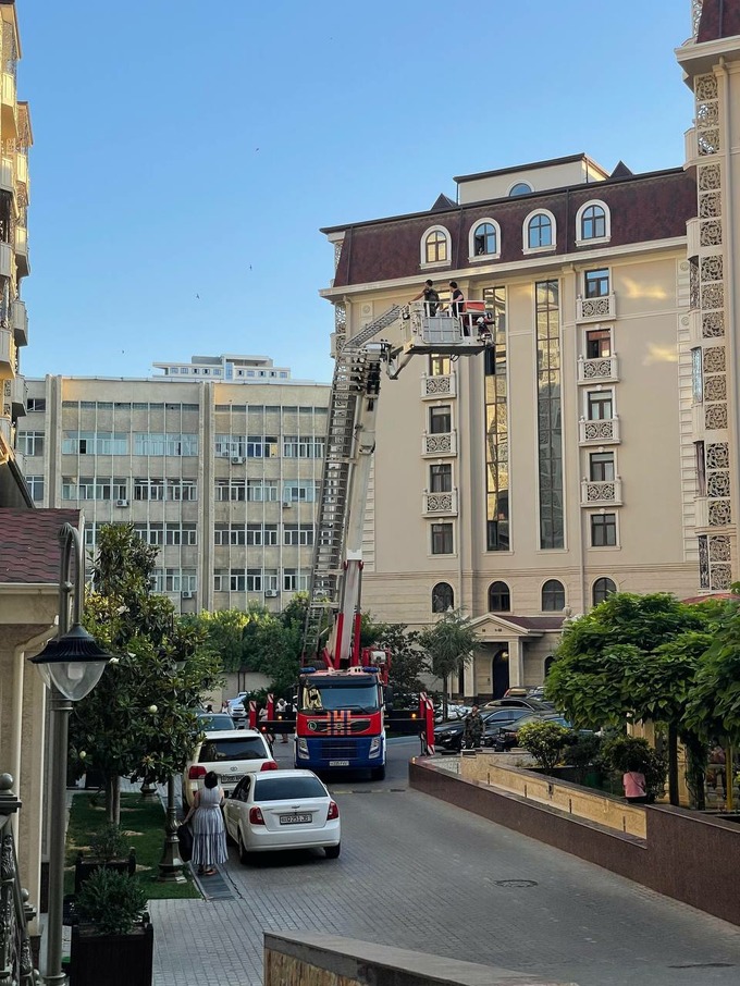 В Узбекистане провели &quot;спецоперацию&quot; по снятию флага Украины с балкона. Местных взбесило &quot;постыдное шоу&quot; (фото)