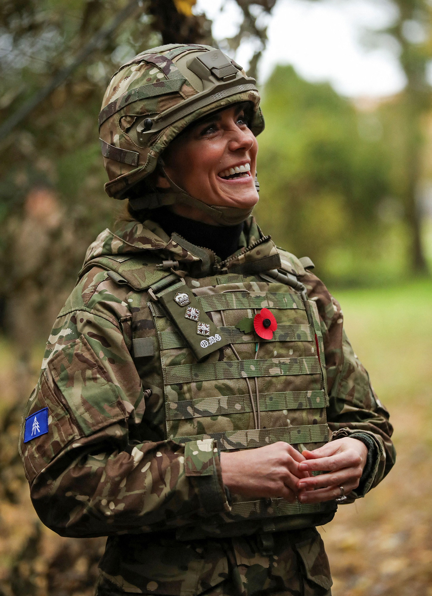 Кейт Міддлтон у камуфляжі "осідла" броньовик Jackal-2 і навчилася керувати дроном (відео)