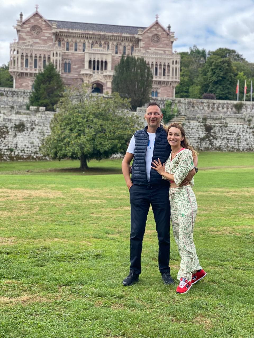 Советы ТВ-звезды для яркого отдыха в Испании: 15 км по горной реке и замок, где жила Дейенерис