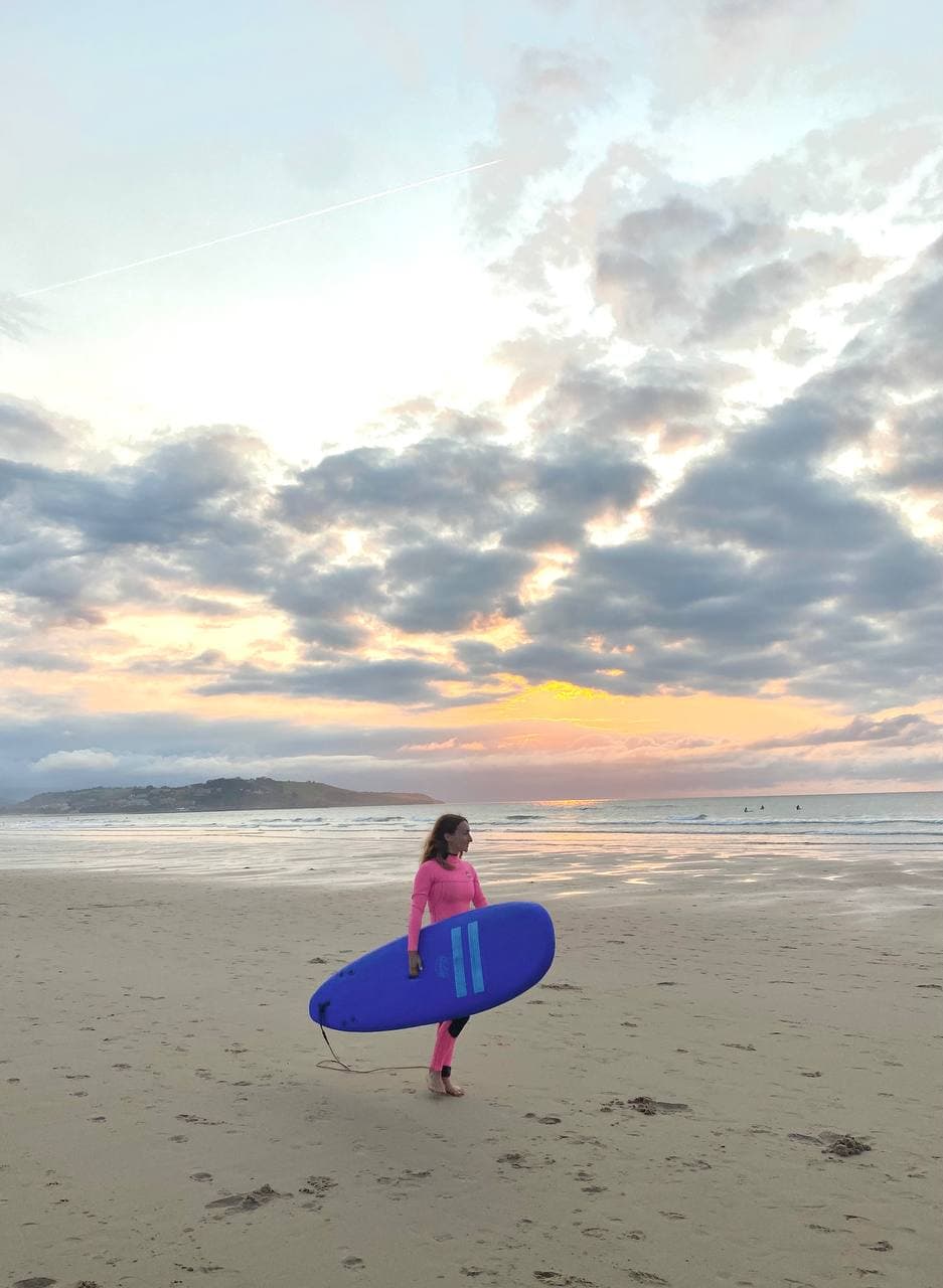 Советы ТВ-звезды для яркого отдыха в Испании: 15 км по горной реке и замок, где жила Дейенерис