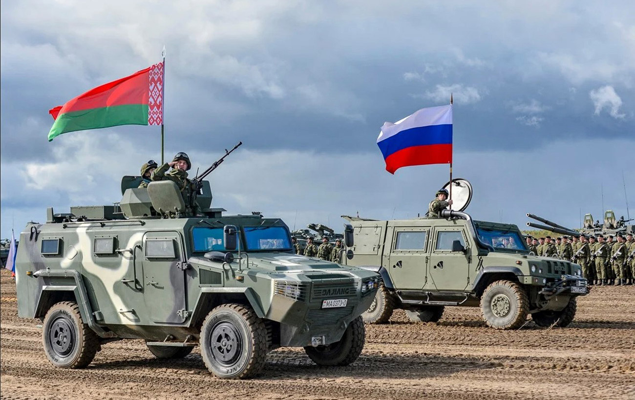 "Полигон Беларусь". Как Лукашенко помогает РФ в войне и почему боится победы Путина