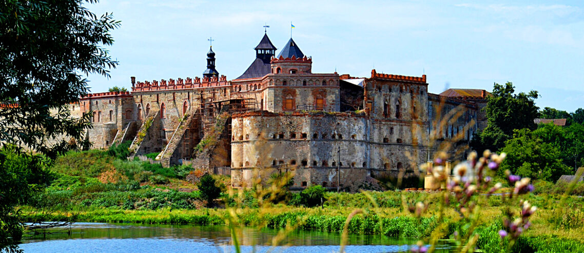 Свідки історії. Топ-10 найкращих замків, які варто побачити в Україні