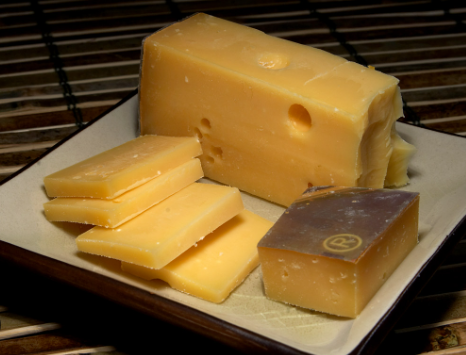 Вийде смачною та ароматною. Який сир найкраще підходить для приготування піци