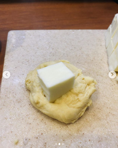 Чем можно заменить хлеб на новогоднем застолье: интересная идея, которая понравится всем