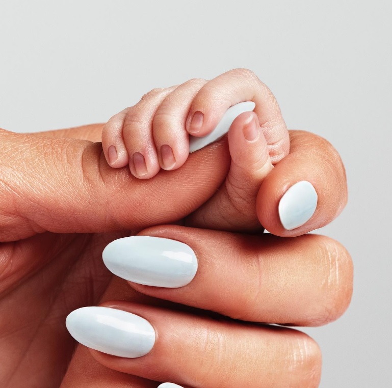 41-річна Періс Гілтон вперше стала мамою, але її розкритикували за фото