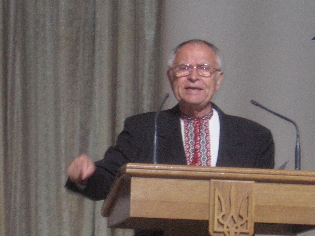 Помер Дмитро Павличко