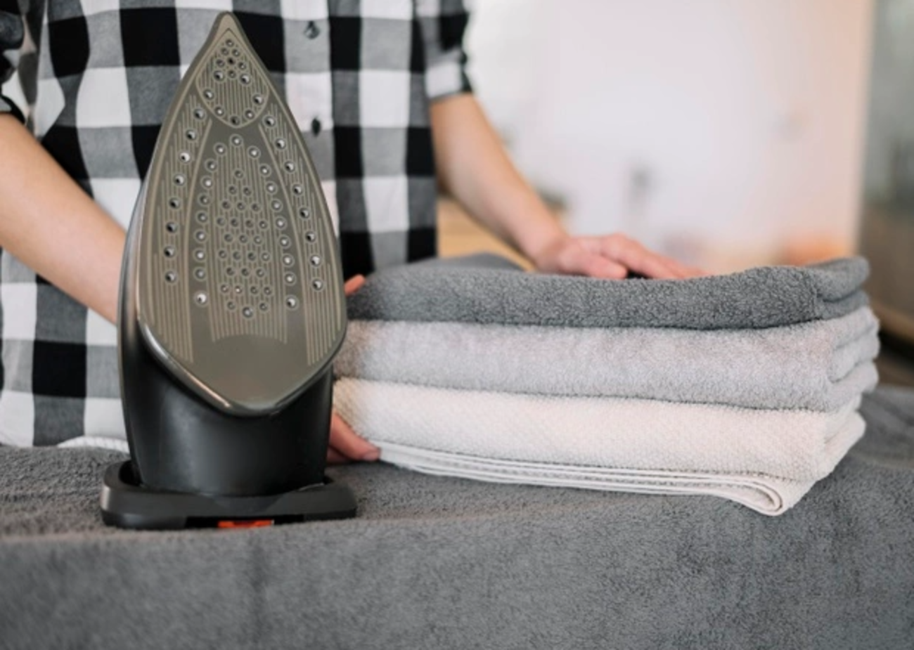 Як правильно почистити праску: названо перевірені способи