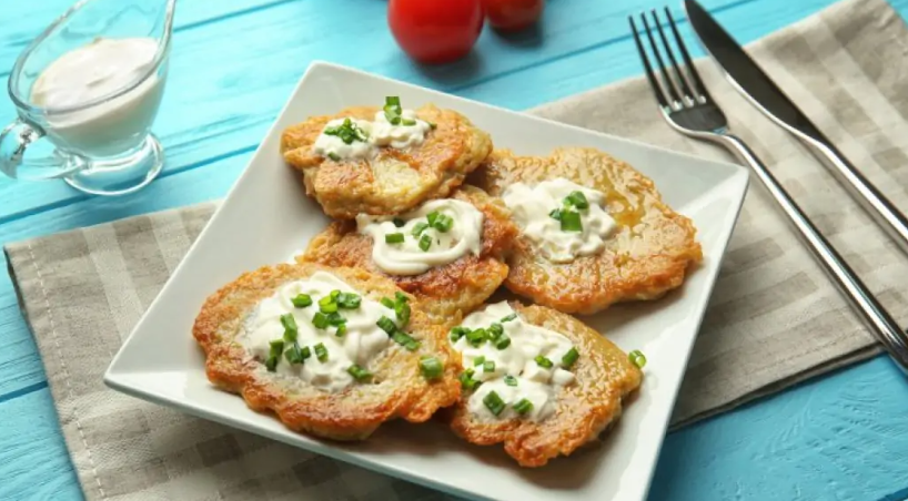 Не выбрасывайте вчерашнее пюре: вот как из него приготовить вкусные блинчики