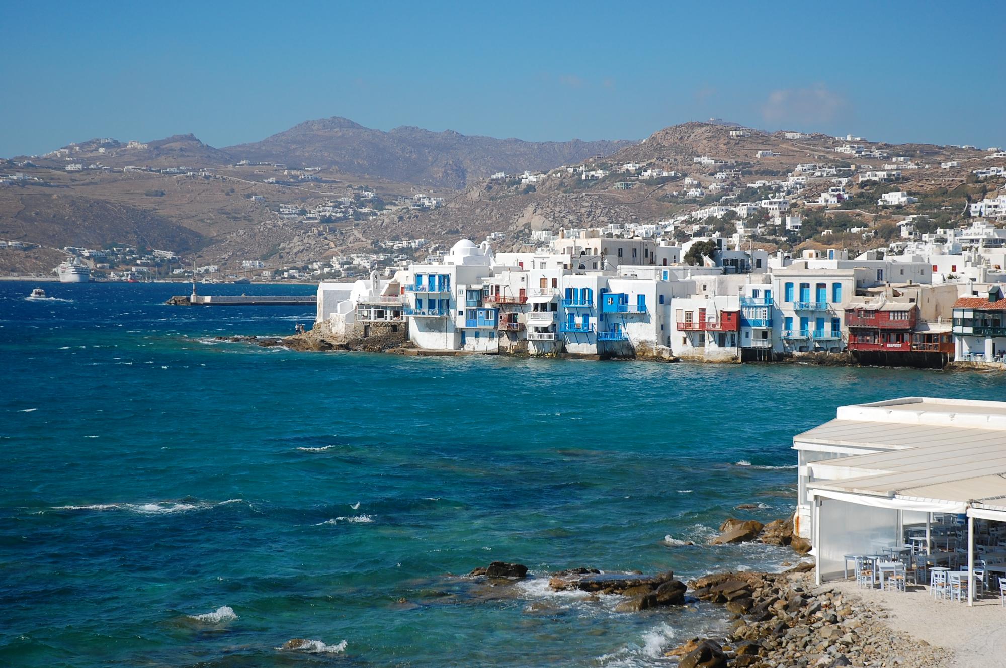 Пілоти їх не люблять. Три аеропорти, де надзвичайно складно посадити літак, і ось чому