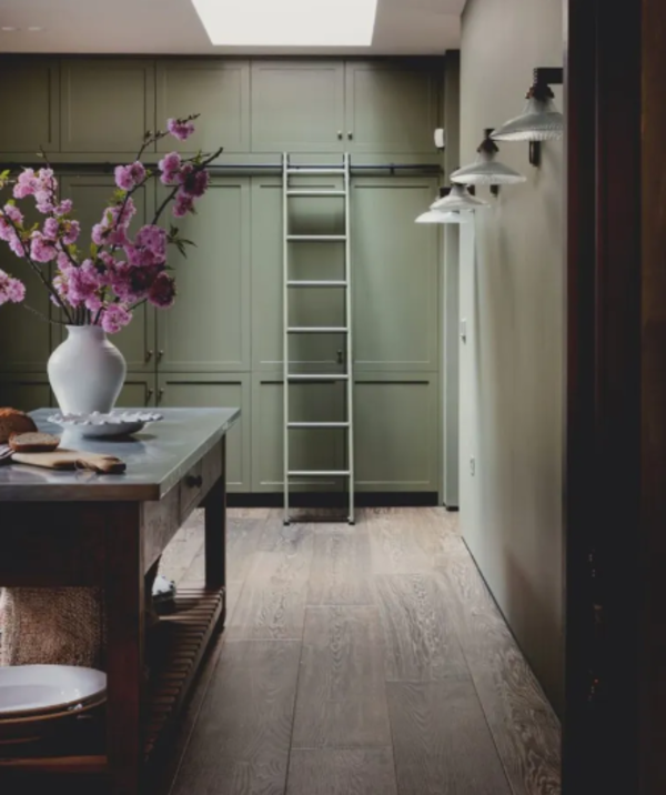 Дизайнеры показали, какой пол следует выбрать во время ремонта в 2024 году: стильные варианты