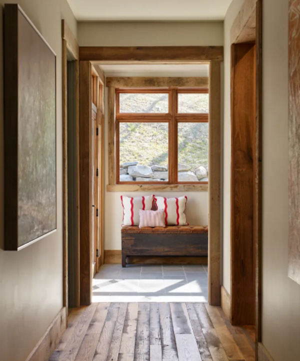 Дизайнеры показали, какой пол следует выбрать во время ремонта в 2024 году: стильные варианты