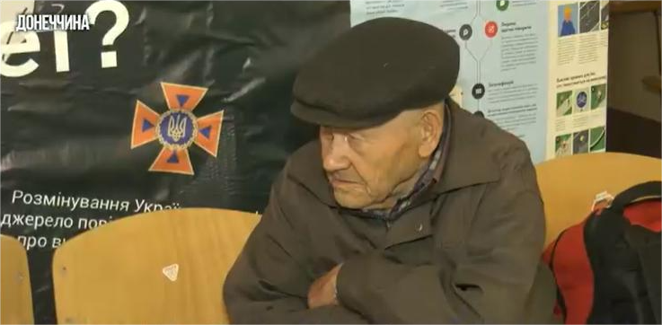 88-річний дідусь виїхав з Донецької області, щоб не отримувати громадянство РФ: вражаюча історія
