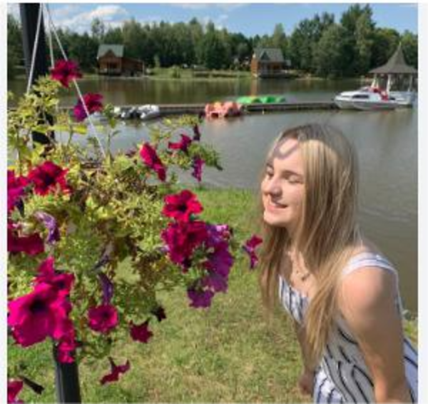 Это новый хит! Артем Пивоваров и загадочная Klavdia Petrivna показали видео на песню &quot;Барабан&quot;