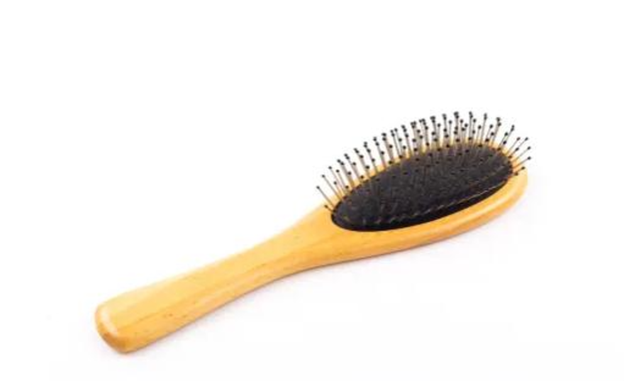 Использование этой расчески может привести к повреждению и потере волос