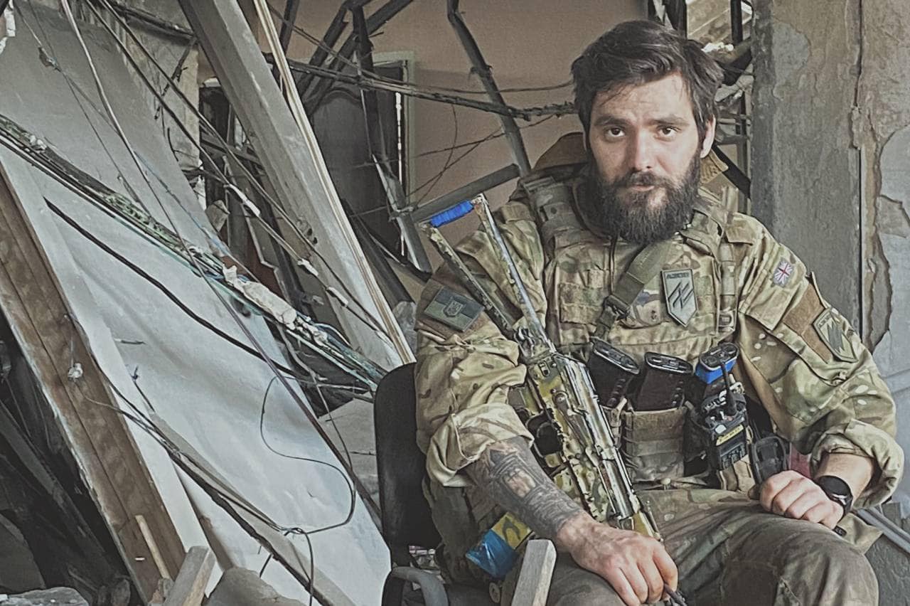 "Они должны быть": Защитник Азовстали высказался по поводу уместности тусовок в Украине