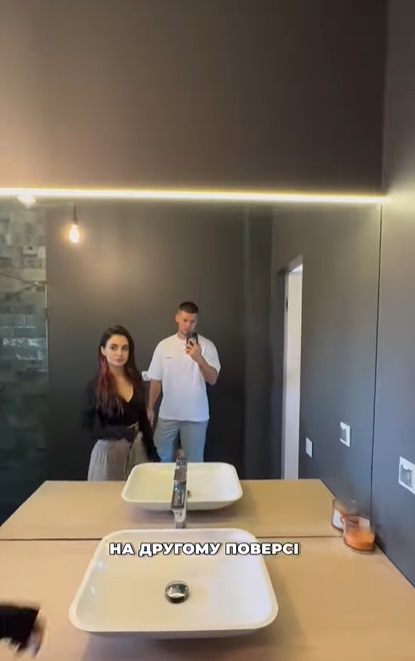 "Хорошо, но не уютно!" Анна Тринчер показала свой шикарный дом, но поклонники не оценили (видео)