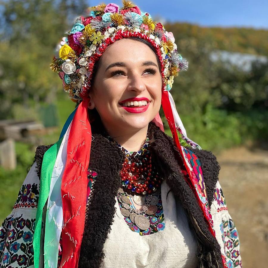 Ніколас Карма розсекретив вартість образу співачки Fiïnka, яка є гуцульською душею України