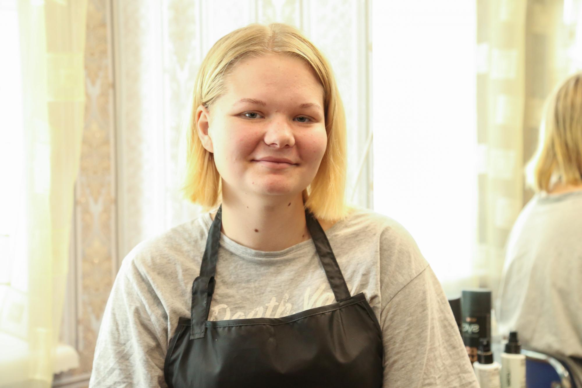 "Сергій цибульку наріже краще багатьох шеф-кухарів". Як в ліцеї у Борзні знедолених дітей вчать готувати і стригти (фото)