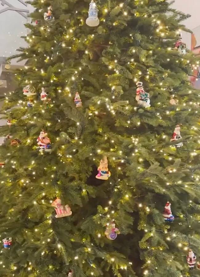 Джей Ло, Кім Кардаш’ян та інші зірки показали, як прикрасити будинок до Різдва