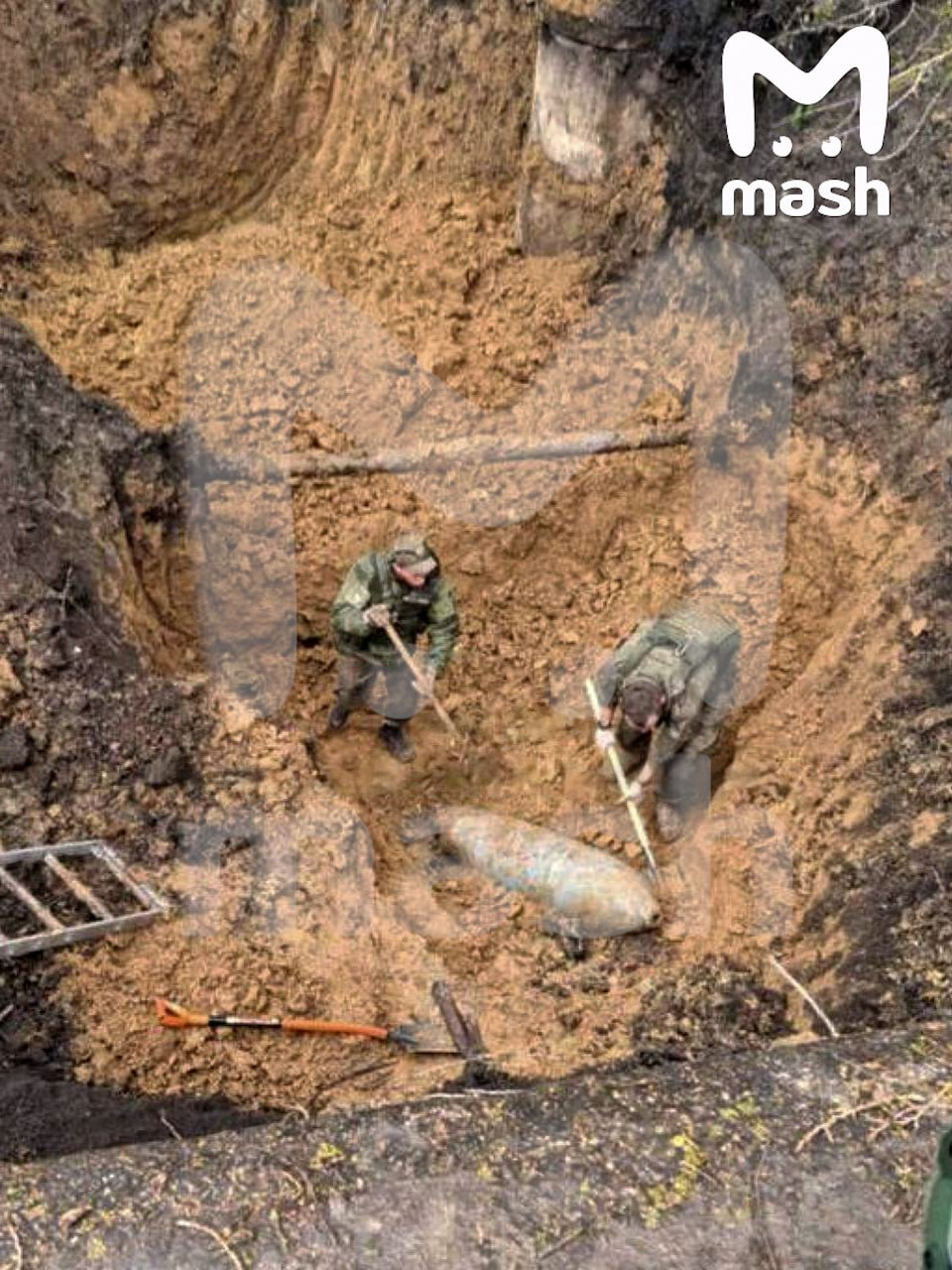 Росіяни зізналися, що скинули на Бєлгород дві бомби. Через другу евакуюють 3000 людей