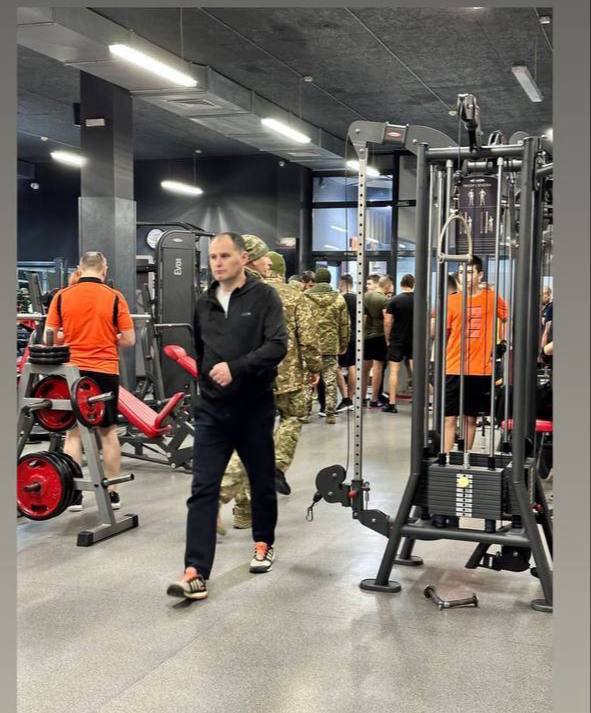 Законно ли вручать повестки в спортивных залах: ответ юриста и ТЦК