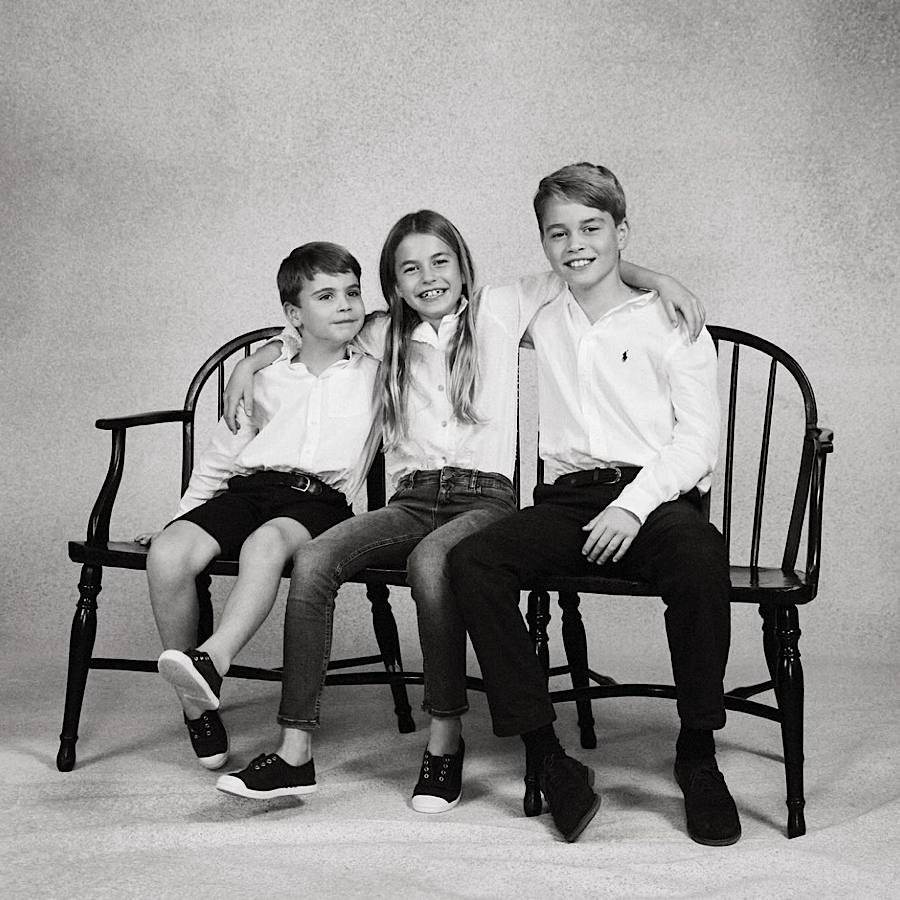 Дети Кейт Миддлтон и принца Уильяма показали отдельную рождественскую открытку (фото)