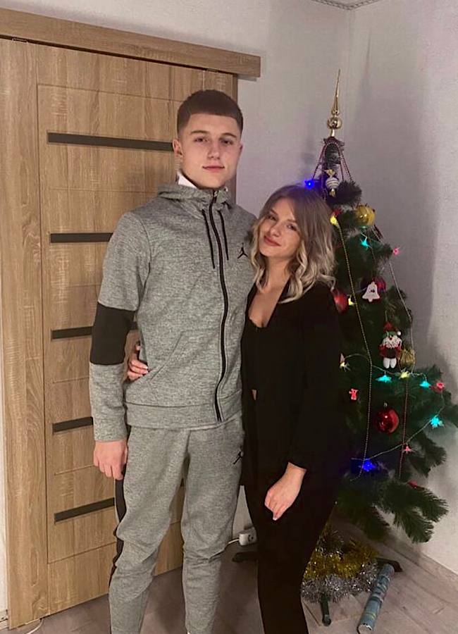 Гравець футбольного клубу "Шахтар" Микола Огарков втратив батька на війні з Росією