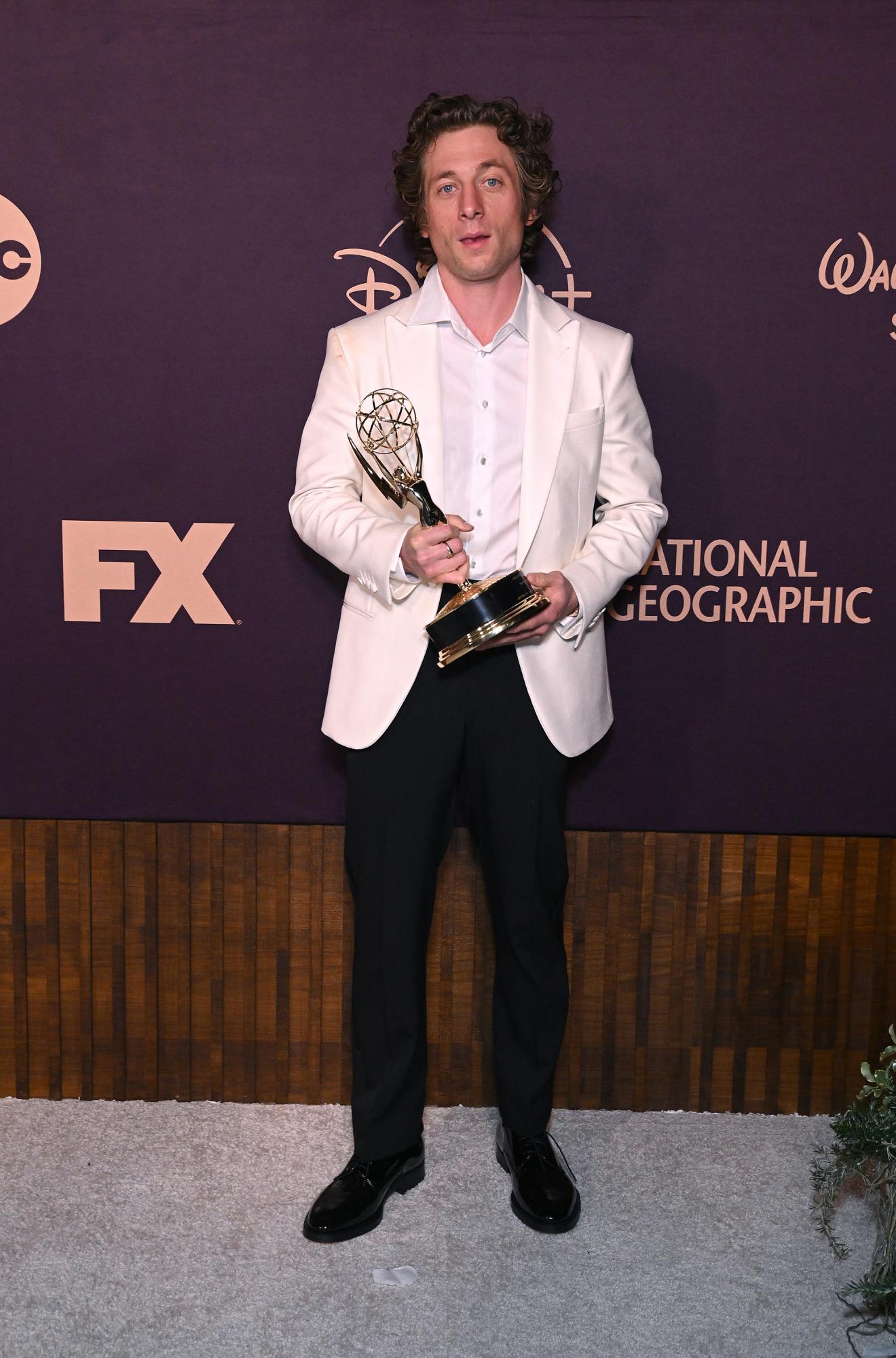 Найкращі образи зірок на червоній доріжці премії Emmy Awards 2023 (фото)